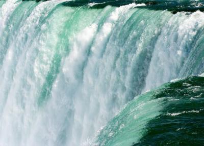 سفر به مشهورترین آبشارهای دنیا