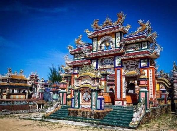تور ارزان ویتنام: دهکده ارواح ومقبره های رنگارنگ در ویتنام